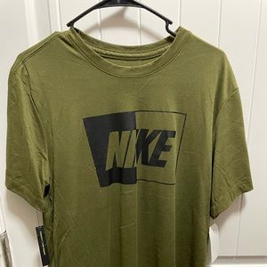 Nike Men’s Dry leg logo tee